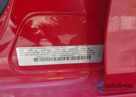 2010 Volkswagen Jetta Wolfsburg Edition z USA, uszkodzony, nr VIN 3VWRA7AJ2AM060894